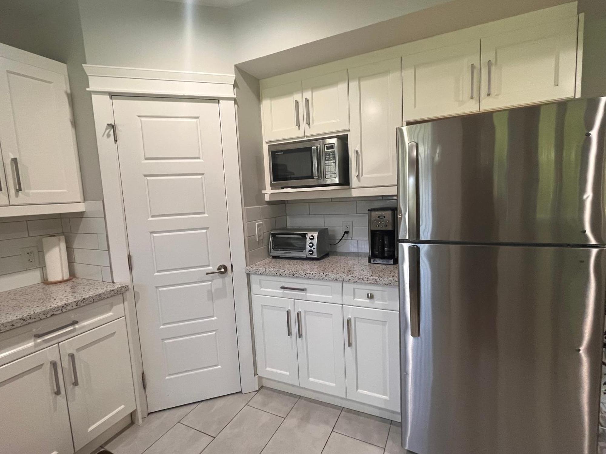 2 Bedroom Suite With Full Kitchen Revelstoke Eksteriør billede