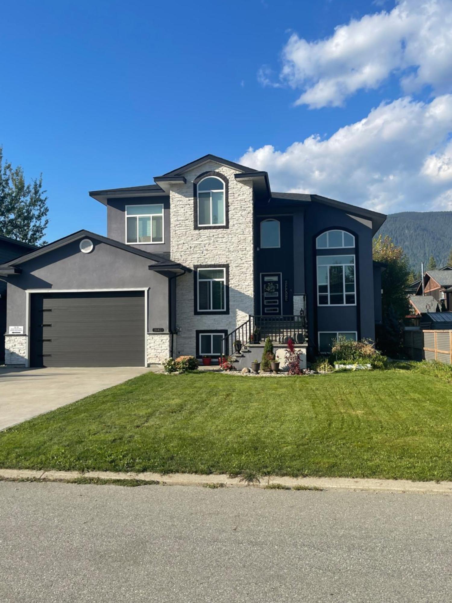 2 Bedroom Suite With Full Kitchen Revelstoke Eksteriør billede